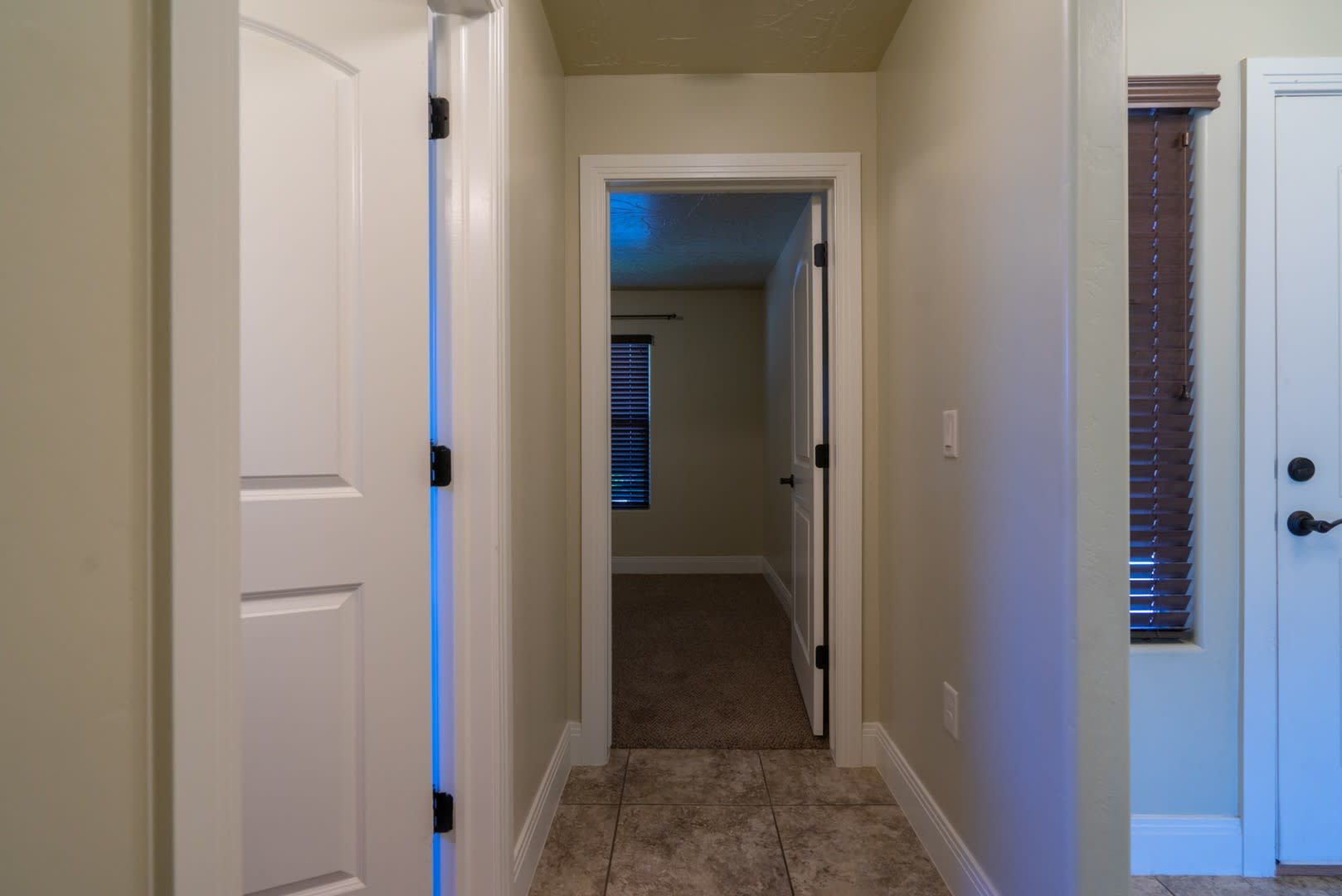 Pet Friendly 3 Bed 2 Bath Home With 2 Car Garage – photo 4