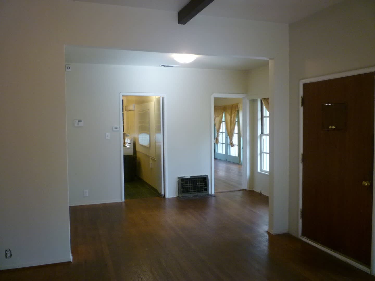 3 Bedroom plus bonus room! Close to Enloe, CSUC and Downtown – photo 3