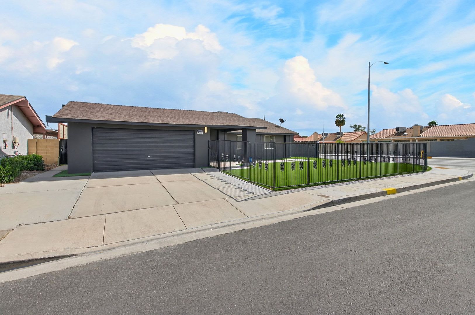 NEWLY RENOVATED SINGLE-STORY HOME LOCATED IN LAS VEGAS – photo 2