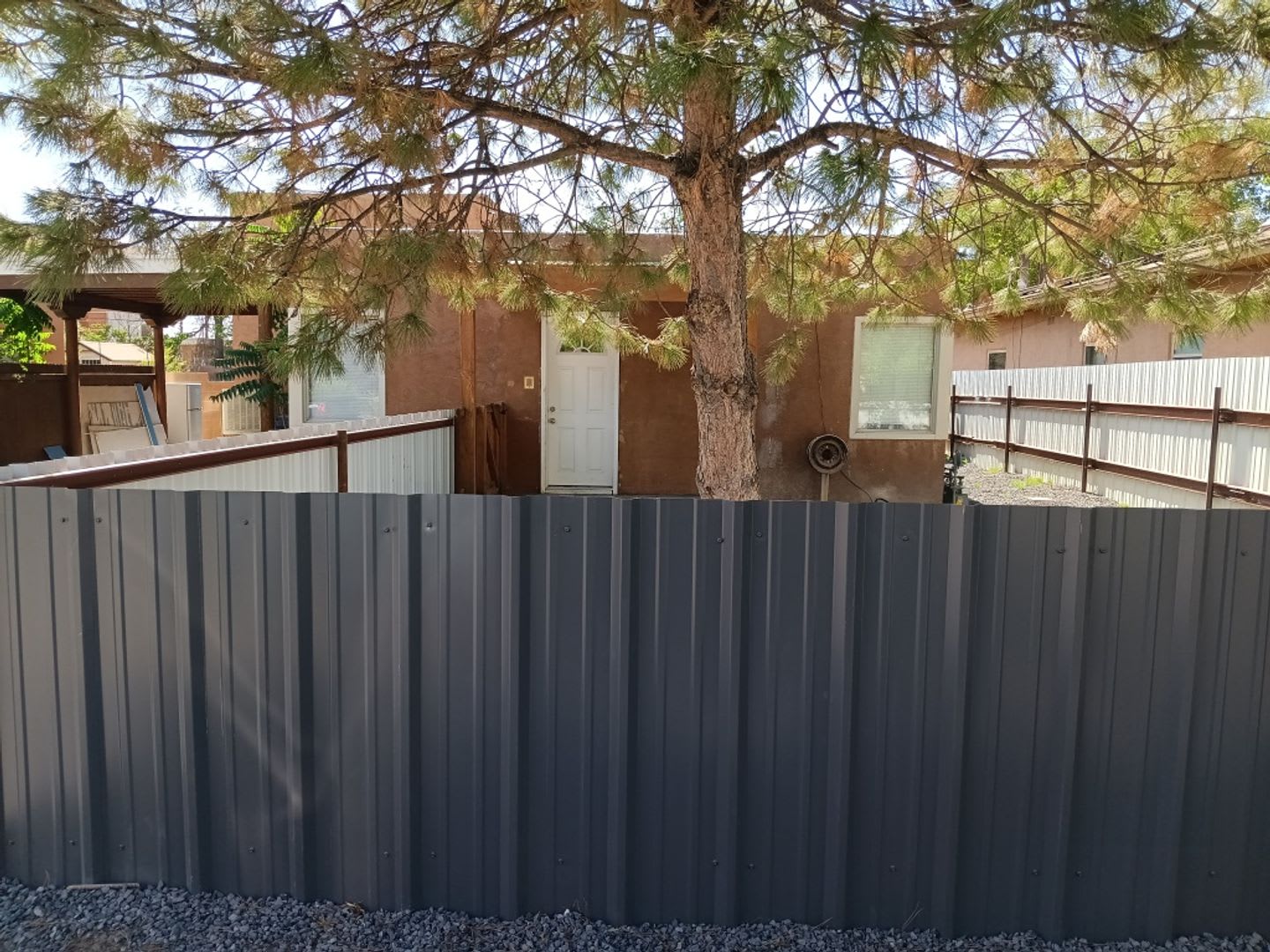 2-bedroom, 1-bathroom home located in the vibrant city of Albuquerque – photo 2