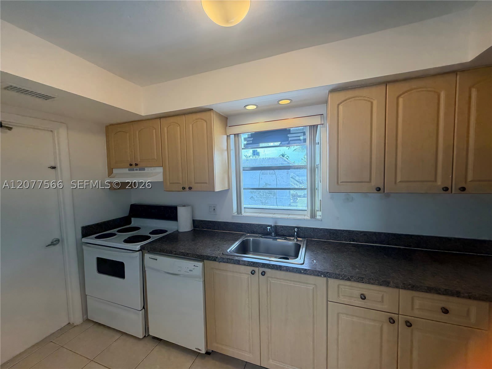 7590 SW 82nd St – photo 5