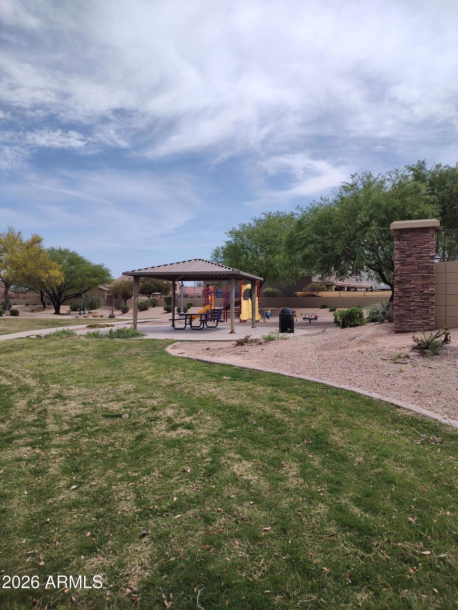 590 W ENCHANTED DESERT Drive – photo 2