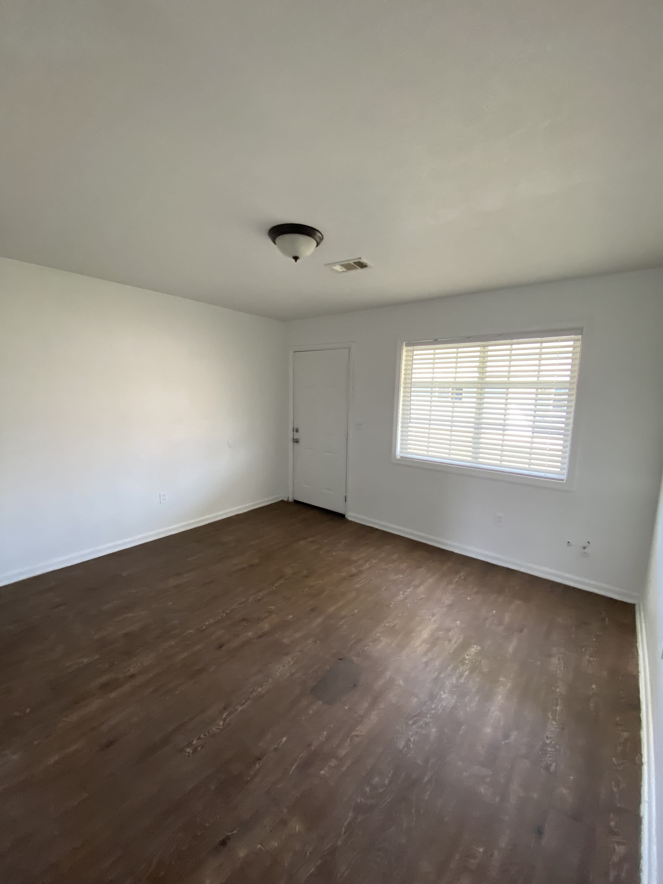 3217 Lee Street – photo 1