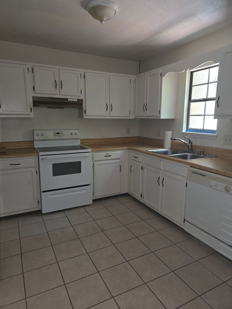 Charming Rental Near Lincoln High School & Apalachee Parkway – photo 4