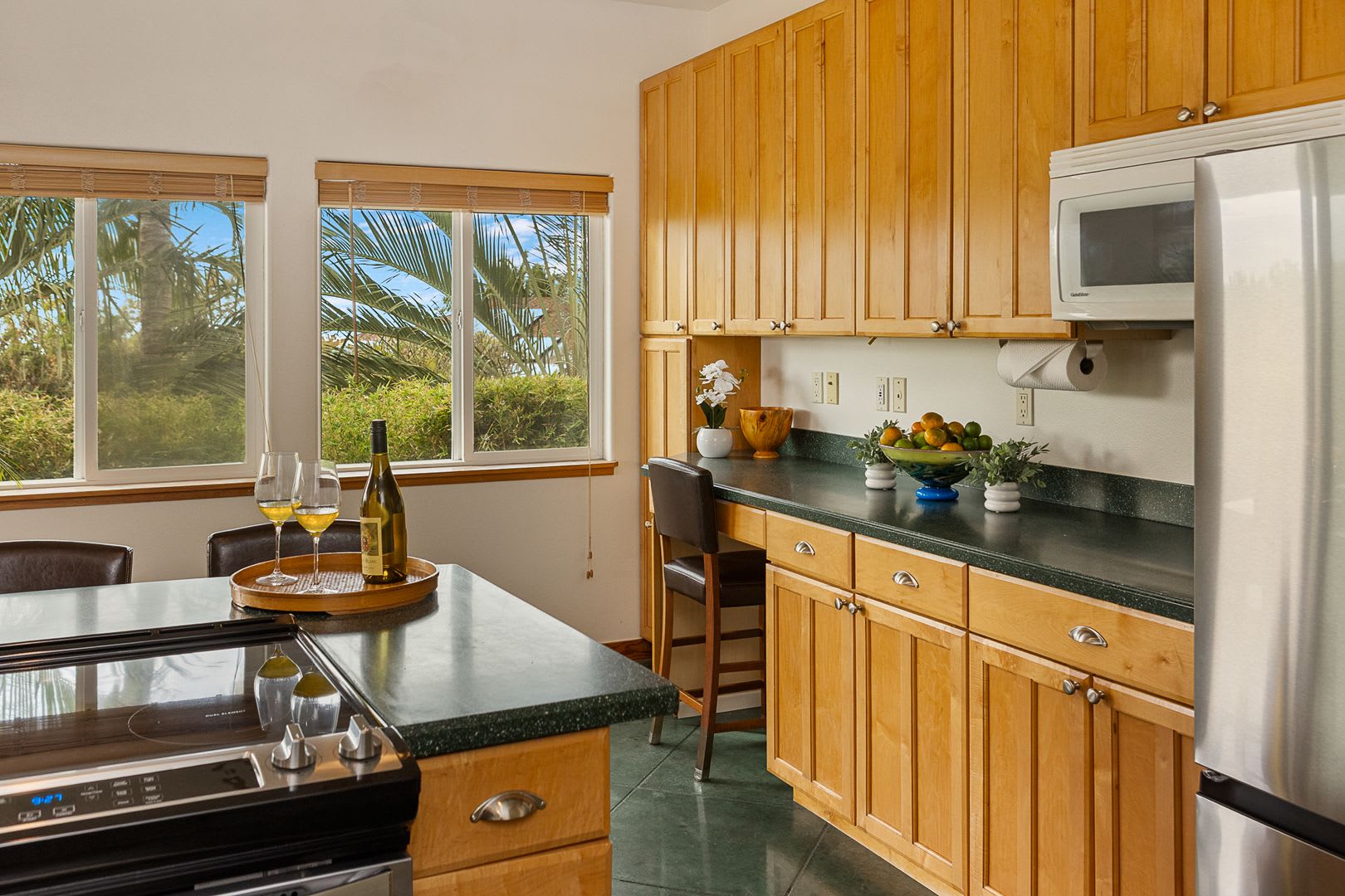 2BR/2BA Furnished Cottage in Launiupoko, Maui — 68 Awaiku St, Unit B, Lahaina – photo 5