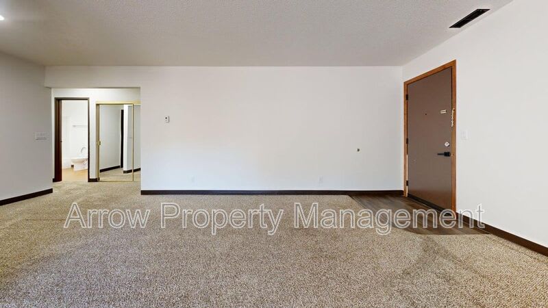 201 E Arbor-302E – photo 2