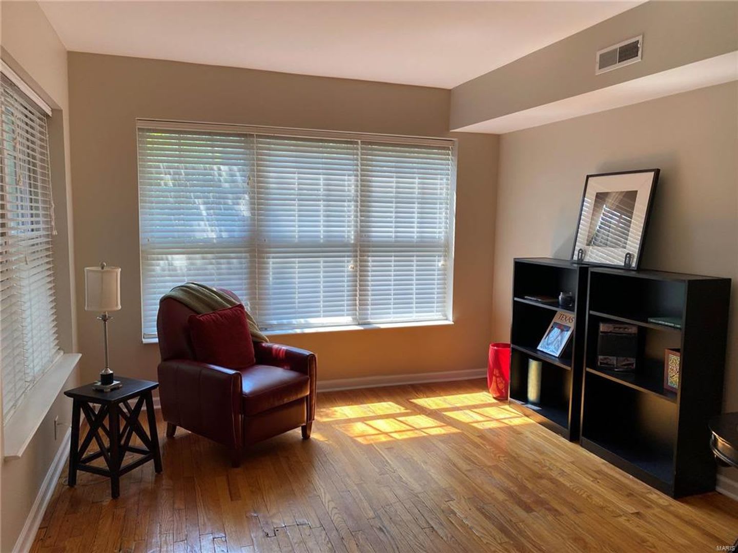 5375 PERSHING AVENUE #1E – photo 2