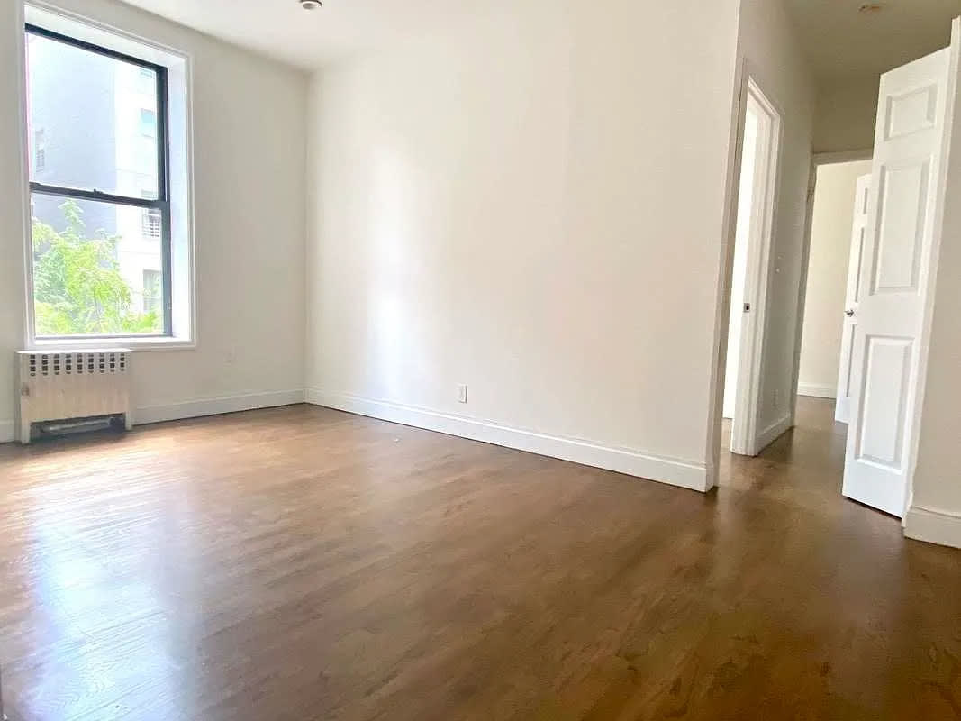 245 E 4th St Apt 14 – photo 1