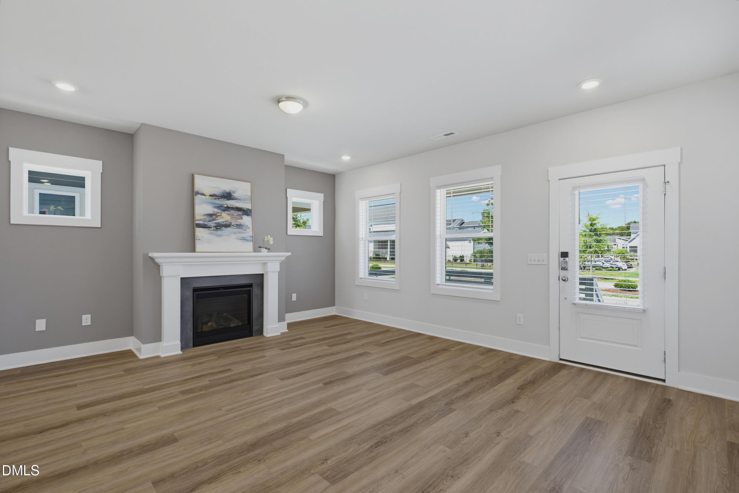 682 Vine Parkway – photo 3