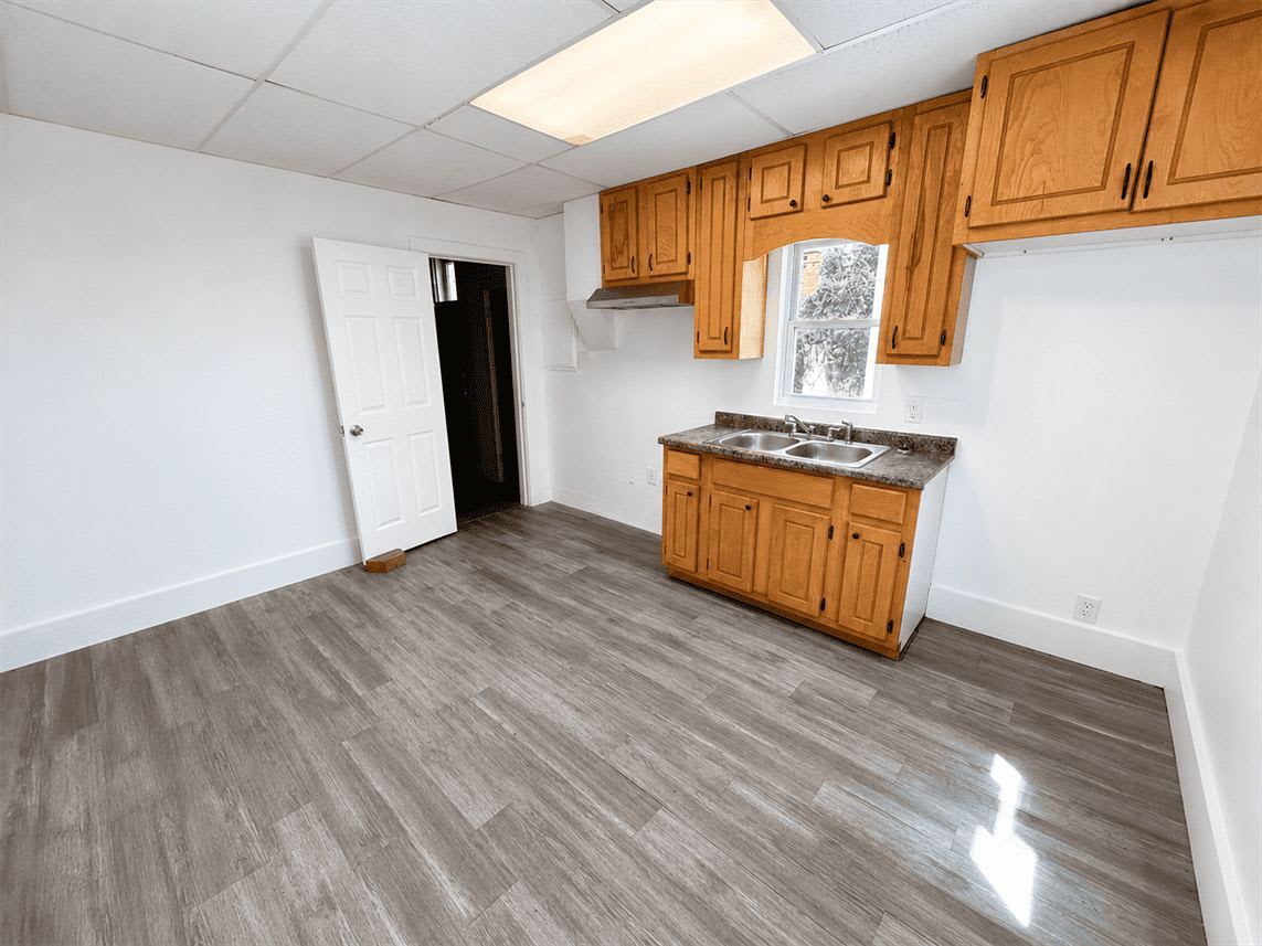 4032 Lewis Ave – photo 4