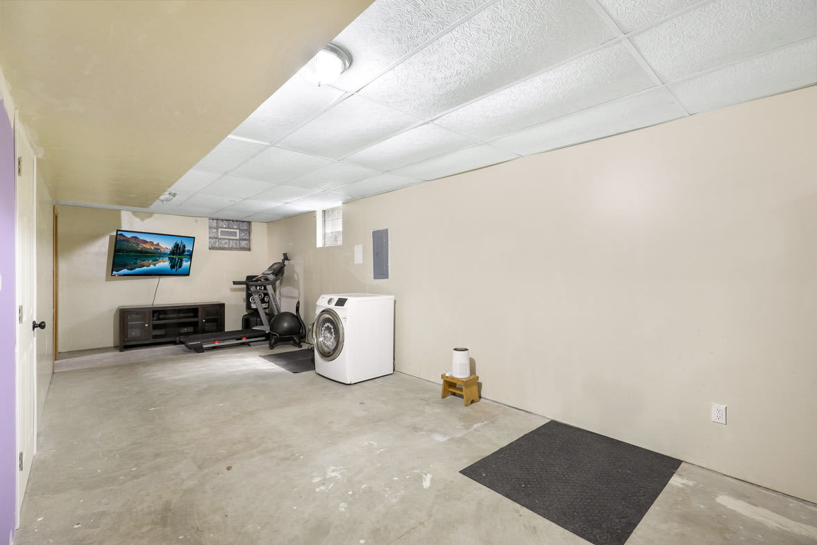 582 State Street – photo 3
