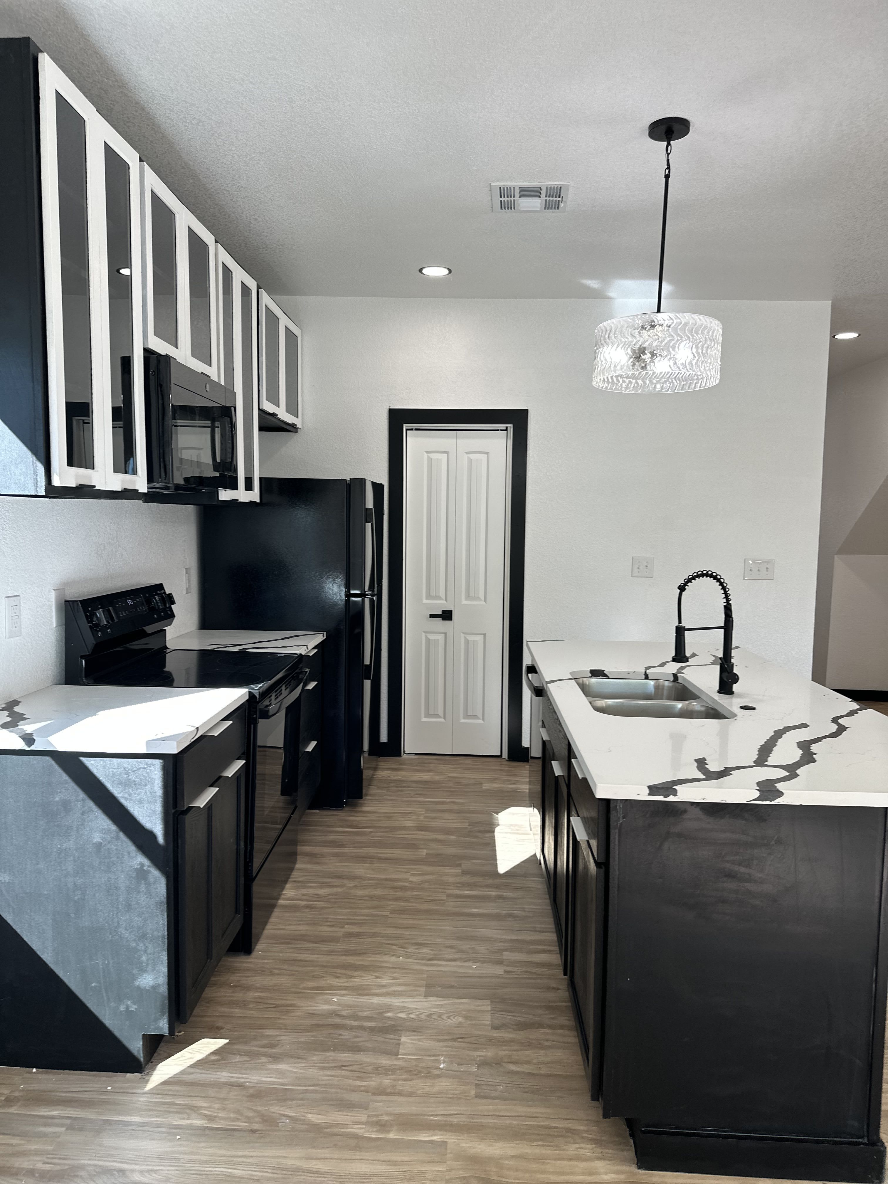 105 Pullen St – photo 5