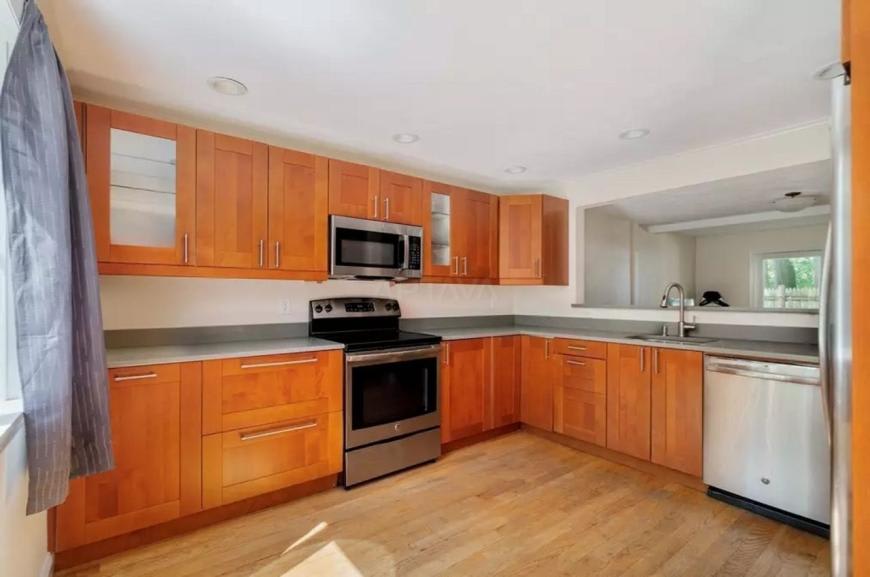 55 Waterhouse St. – photo 4
