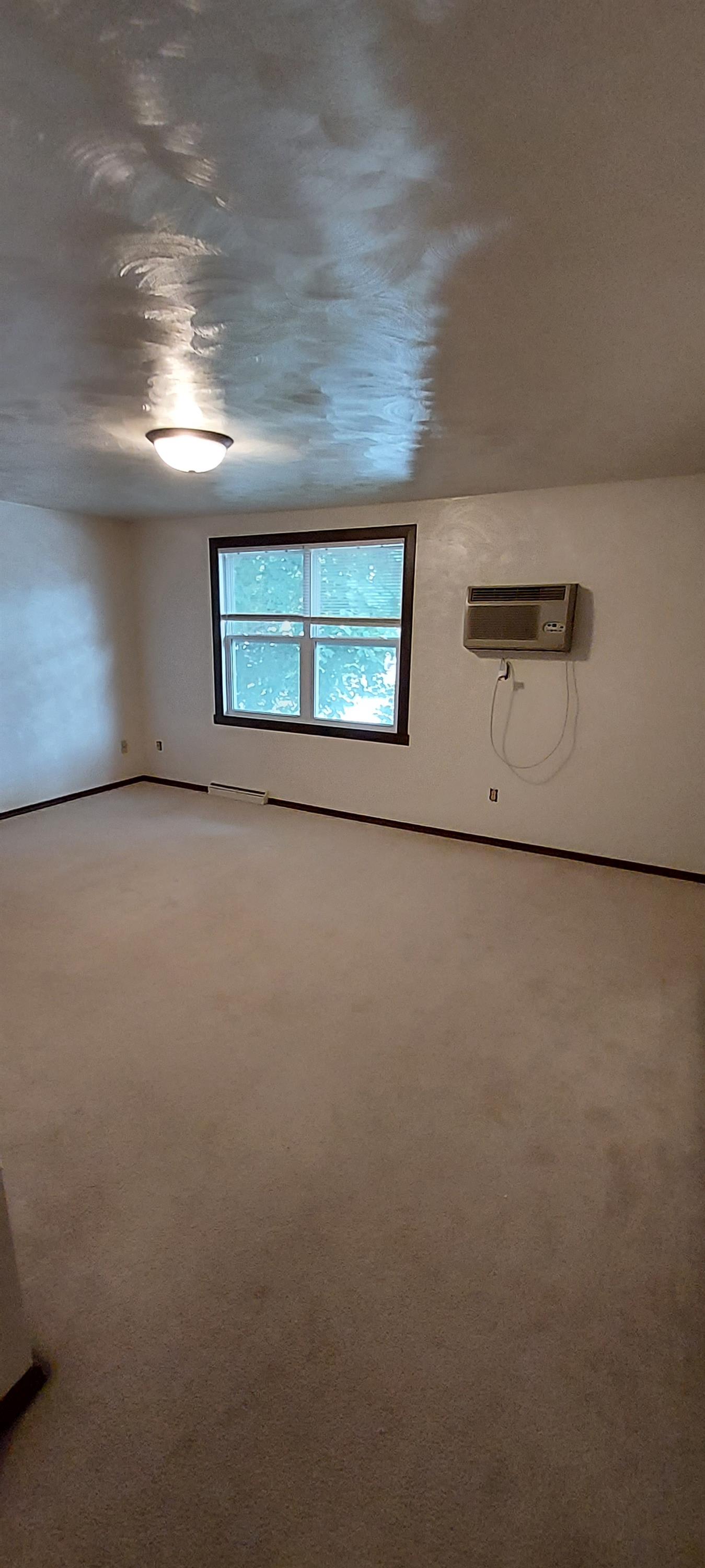 2015 Eastman Ave – photo 4