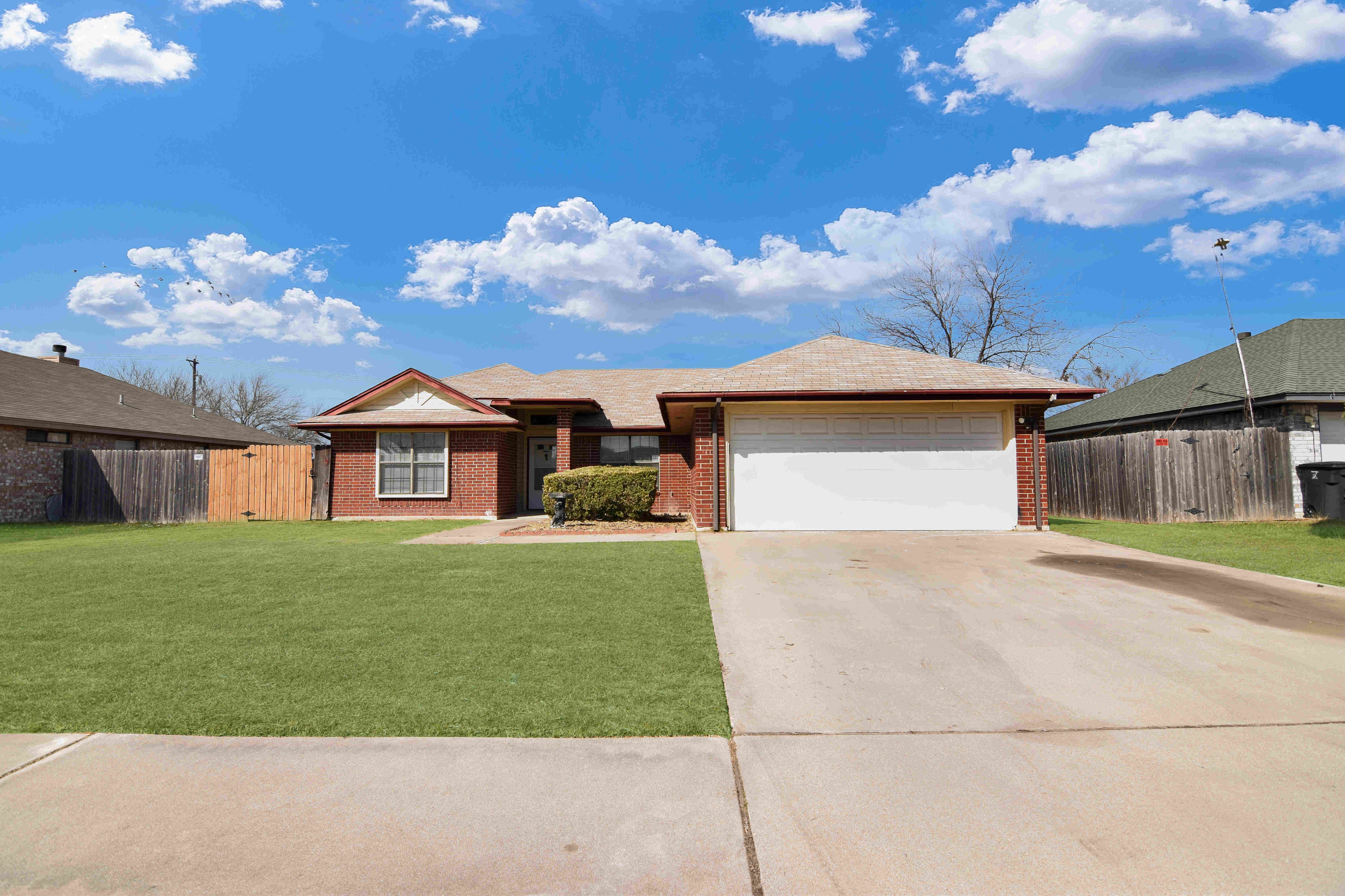 4201 Carolyn Dr – photo 1