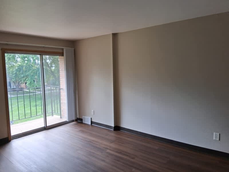 725 W 9th Ave – photo 5