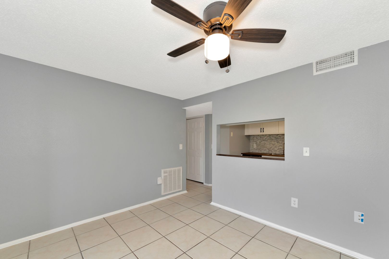 Unfurnished Annual Rental – photo 5