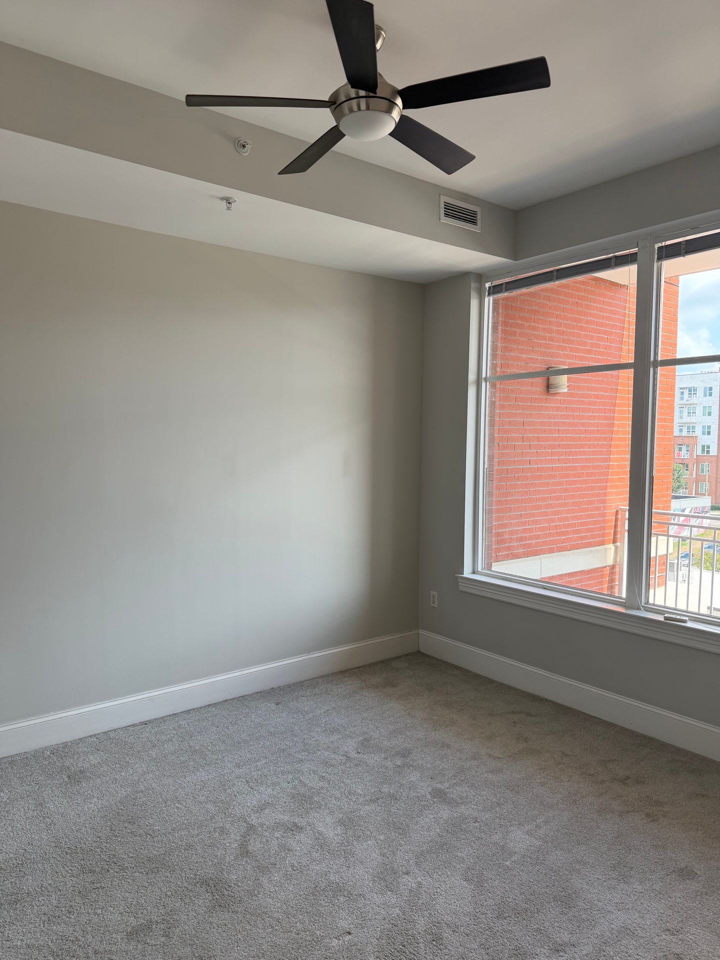 Your Dream Downtown Condo Awaits! – photo 4