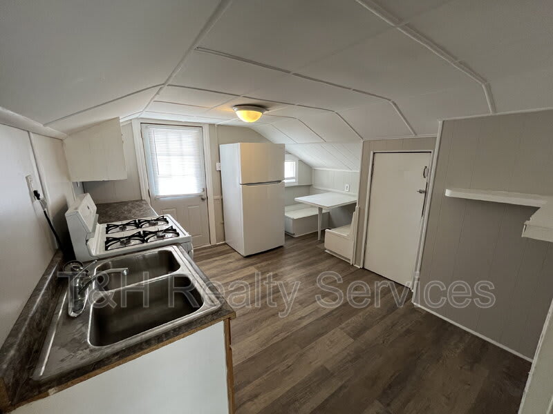 2916 Noble Street – photo 4