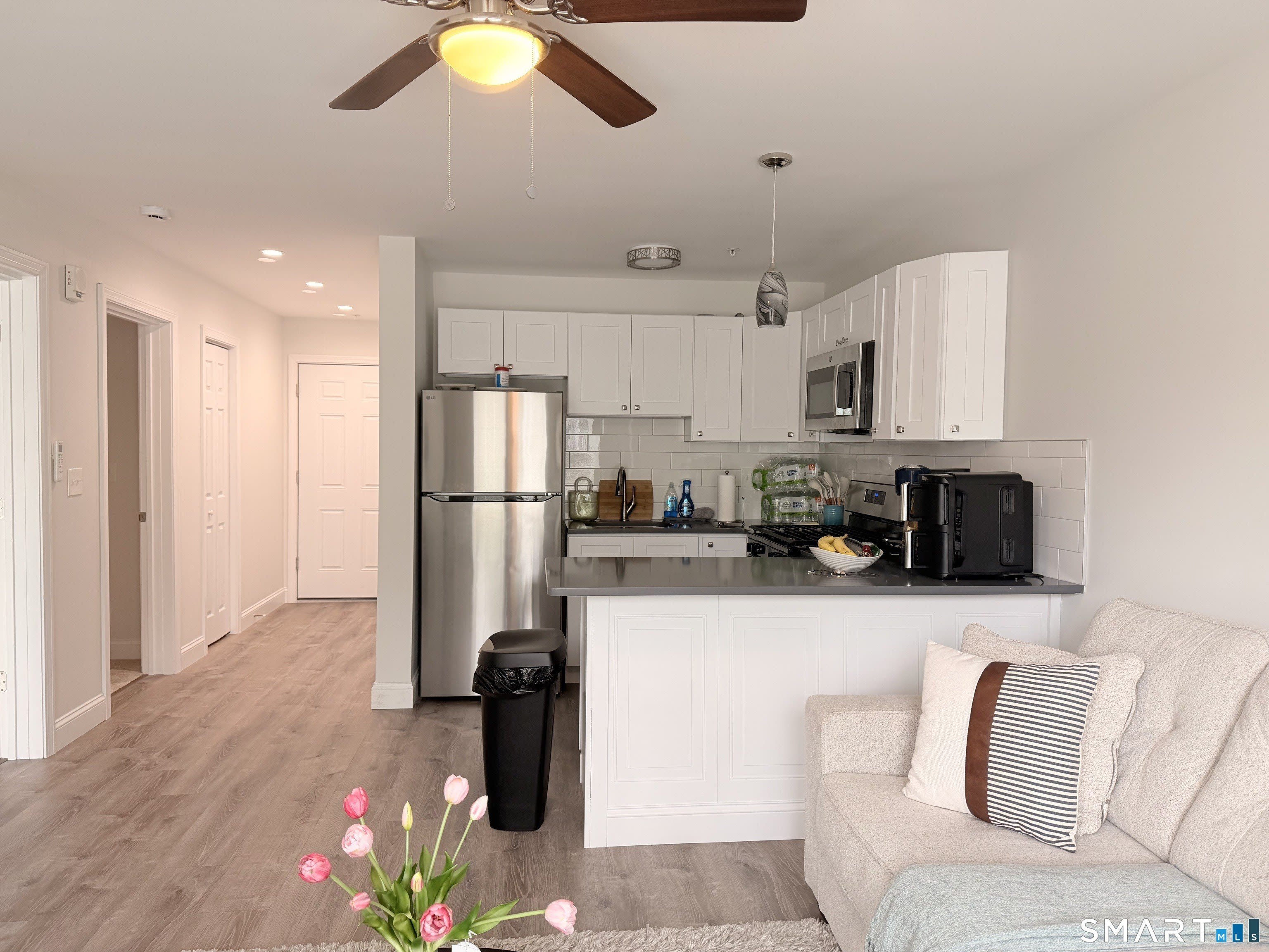 1085 4 Whalley Avenue – photo 3