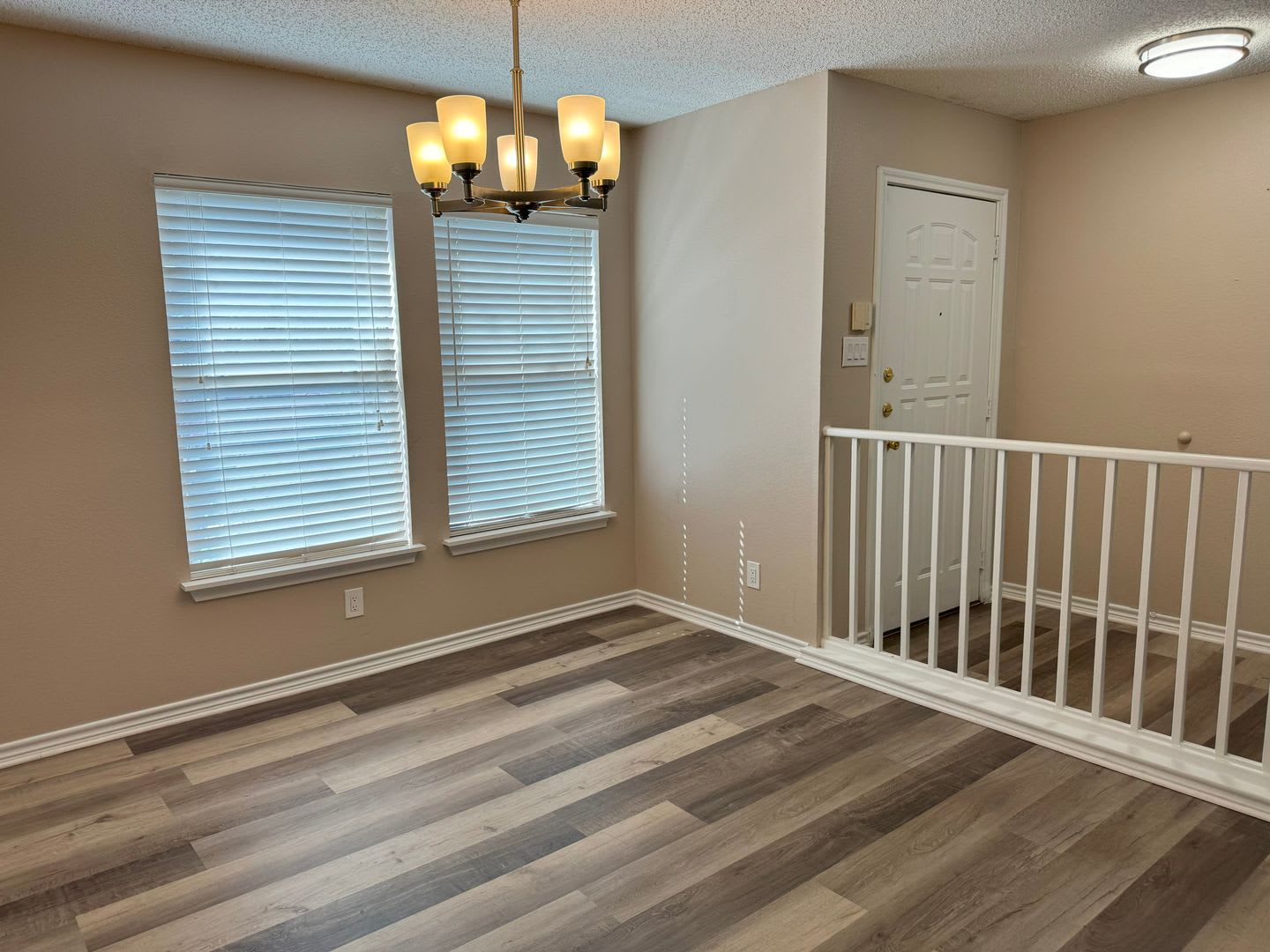 Welcome home to 8290 Morning Grove! – photo 5