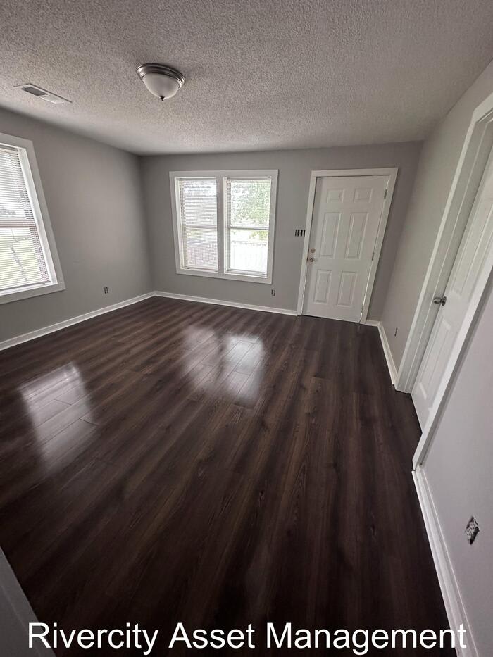 1358 Longcrest Road – photo 5