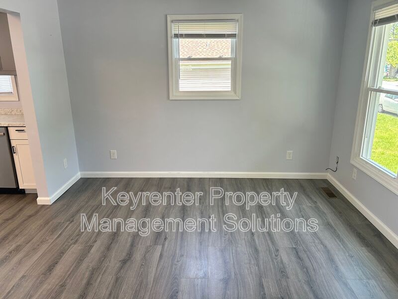 421 N Charlotte Ave – photo 5