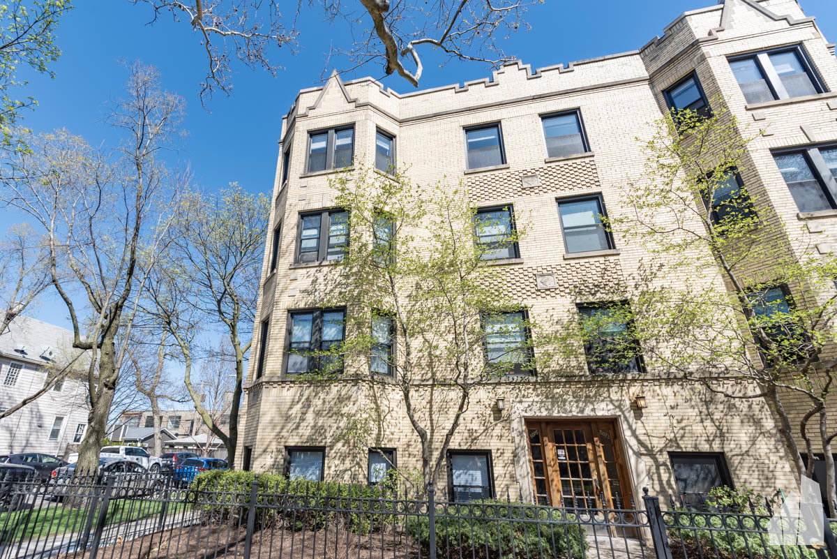 5075 North Wolcott Avenue – photo 1