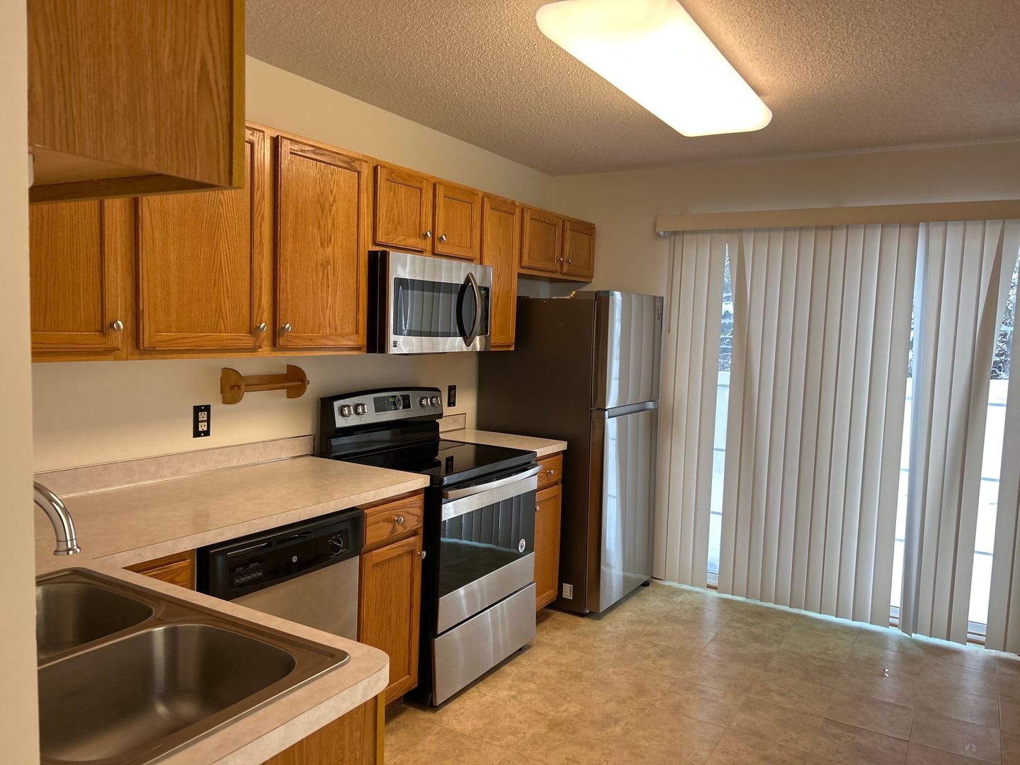CHARMING 3 BEDROOMS 2 BATH TOWN HOUSE – photo 5