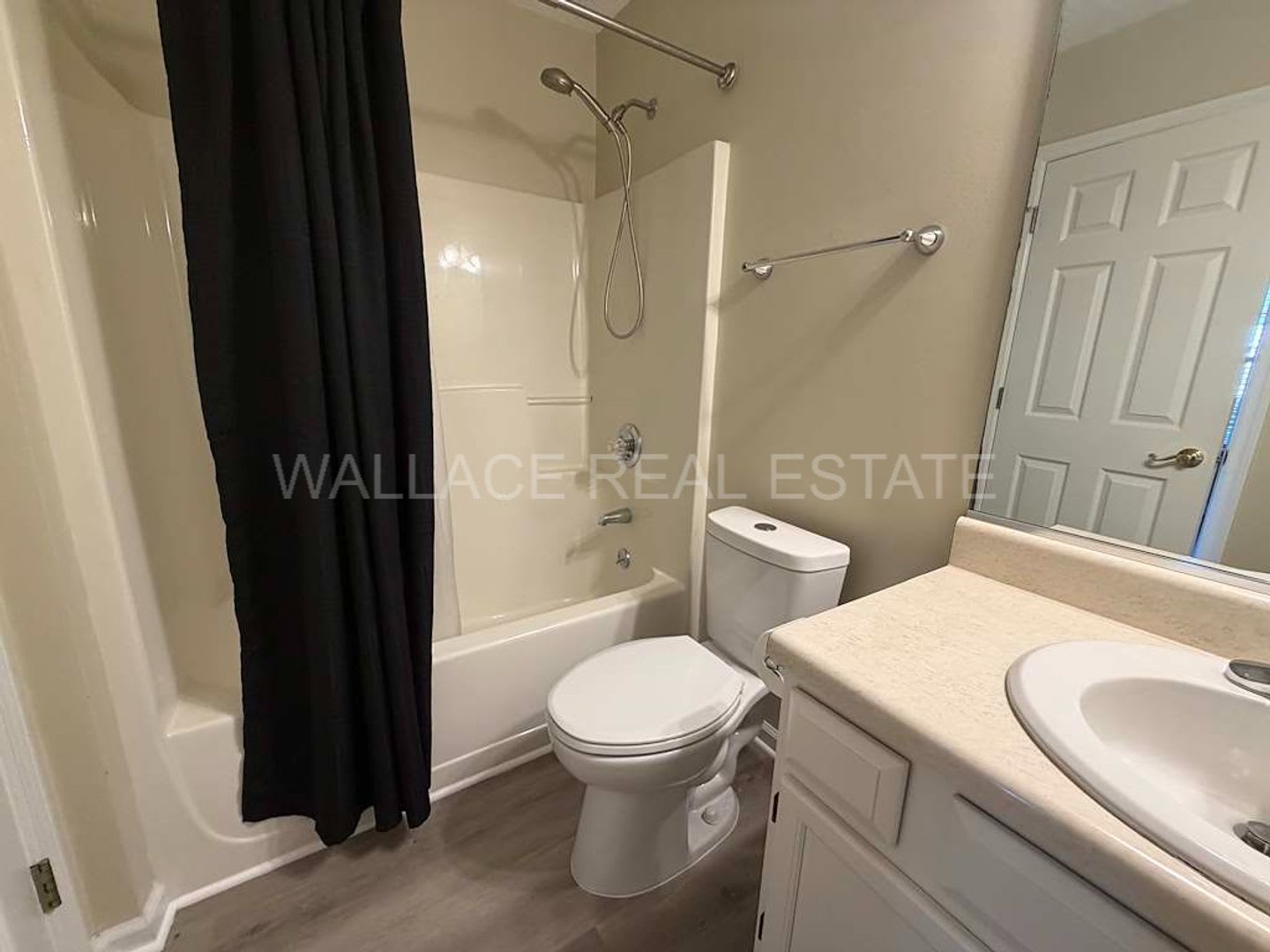 END UNIT 2 BEDROOM, 2 BATH CONDO IN POWELL IN BROCKTON PLACE!! – photo 3
