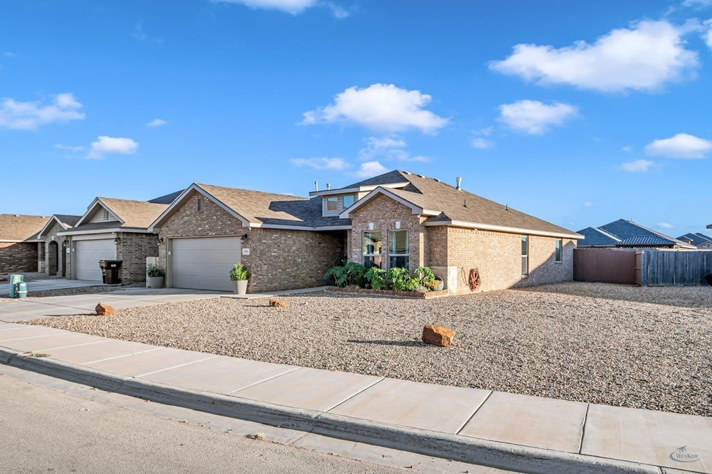 2306 Husk St – photo 2