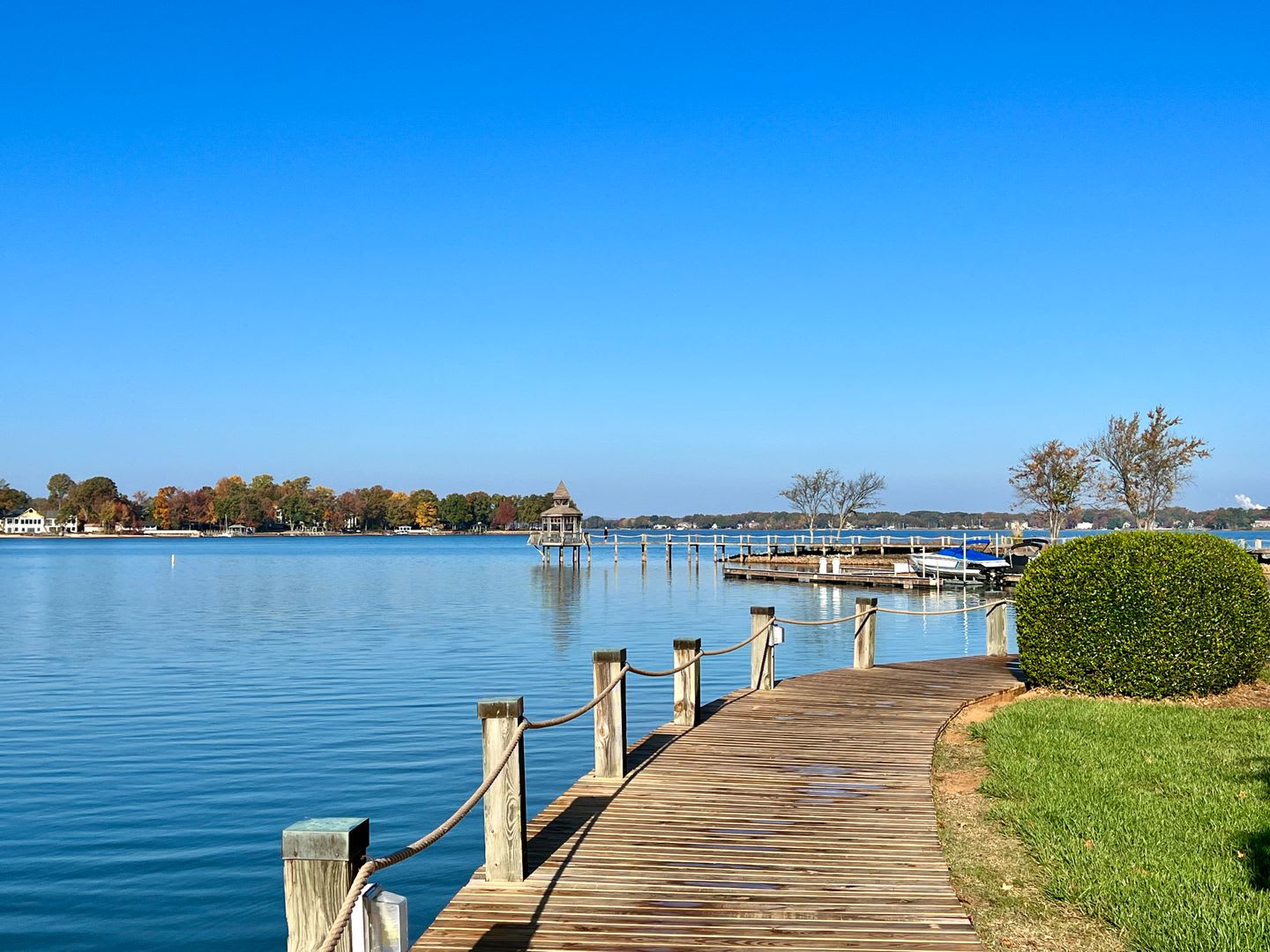 Waterfront Condo Fully Renovated For Lease On Lake Norman At Davidson Landing – photo 2