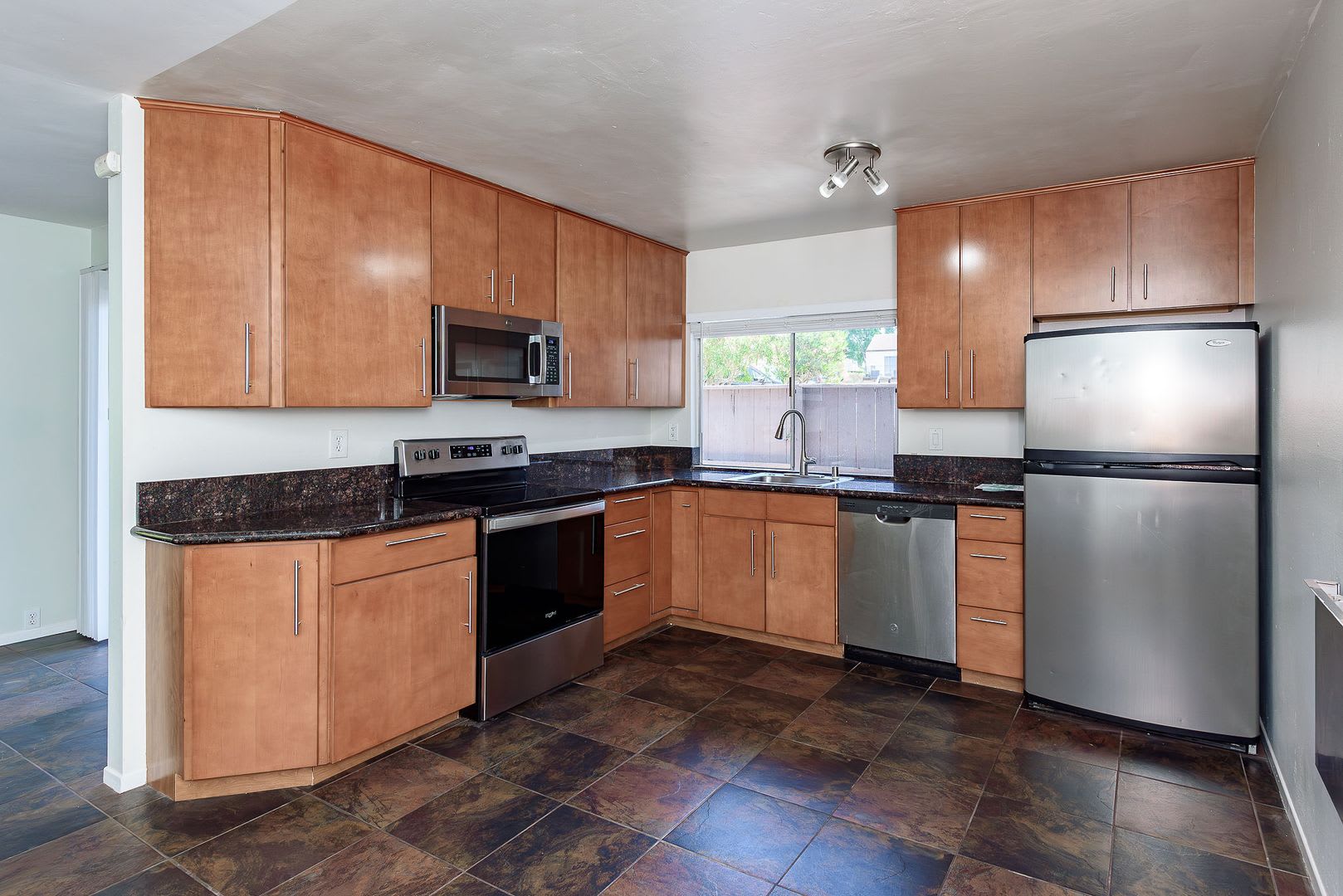 Amazing Quiet University City Condo For Rent – photo 1