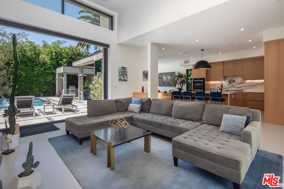631 N Curson Ave – photo 3