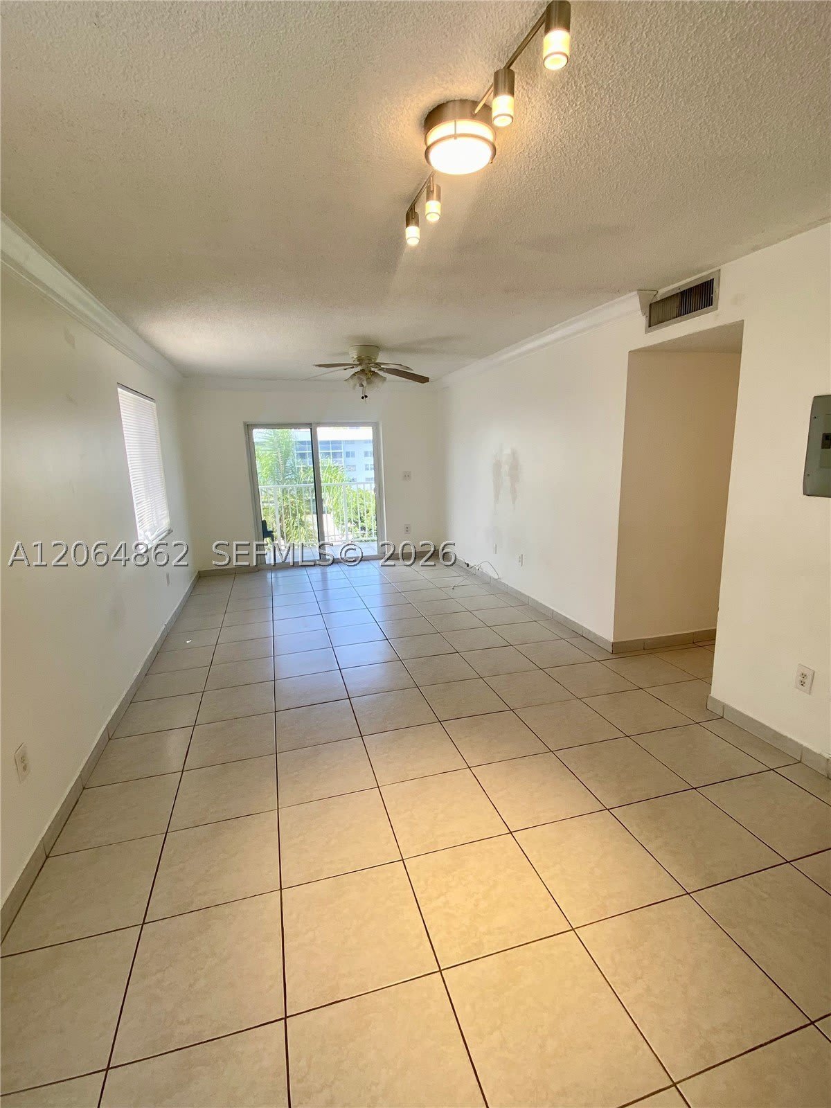 3536 NE 168th St – photo 2