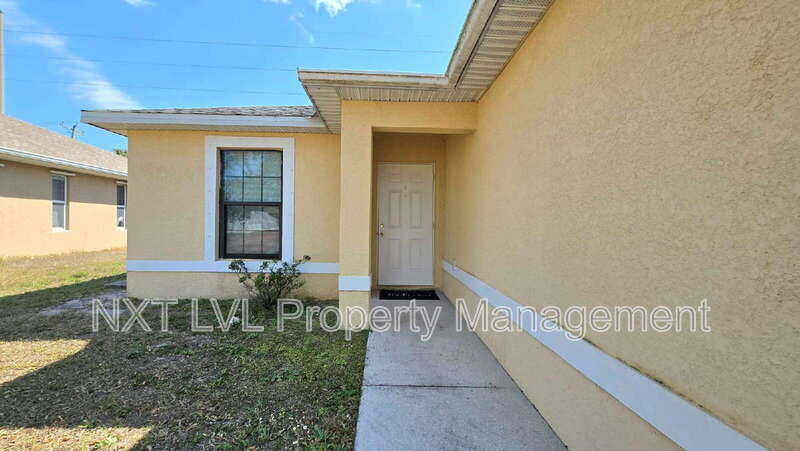303 NE 24th Ave – photo 2