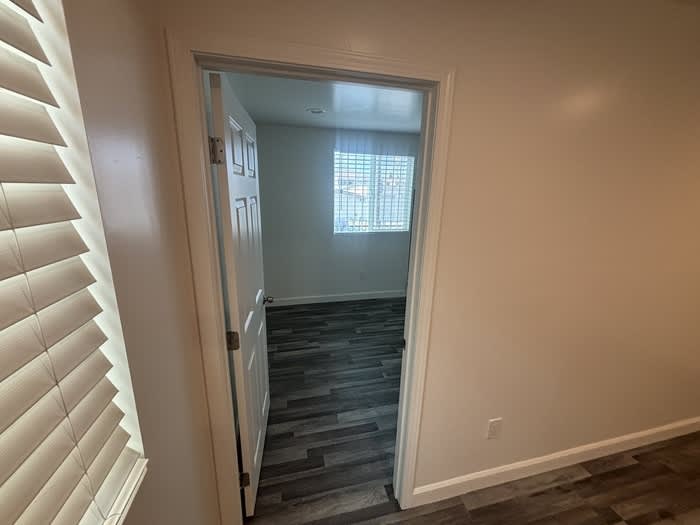 914 West 88Th Street – photo 2