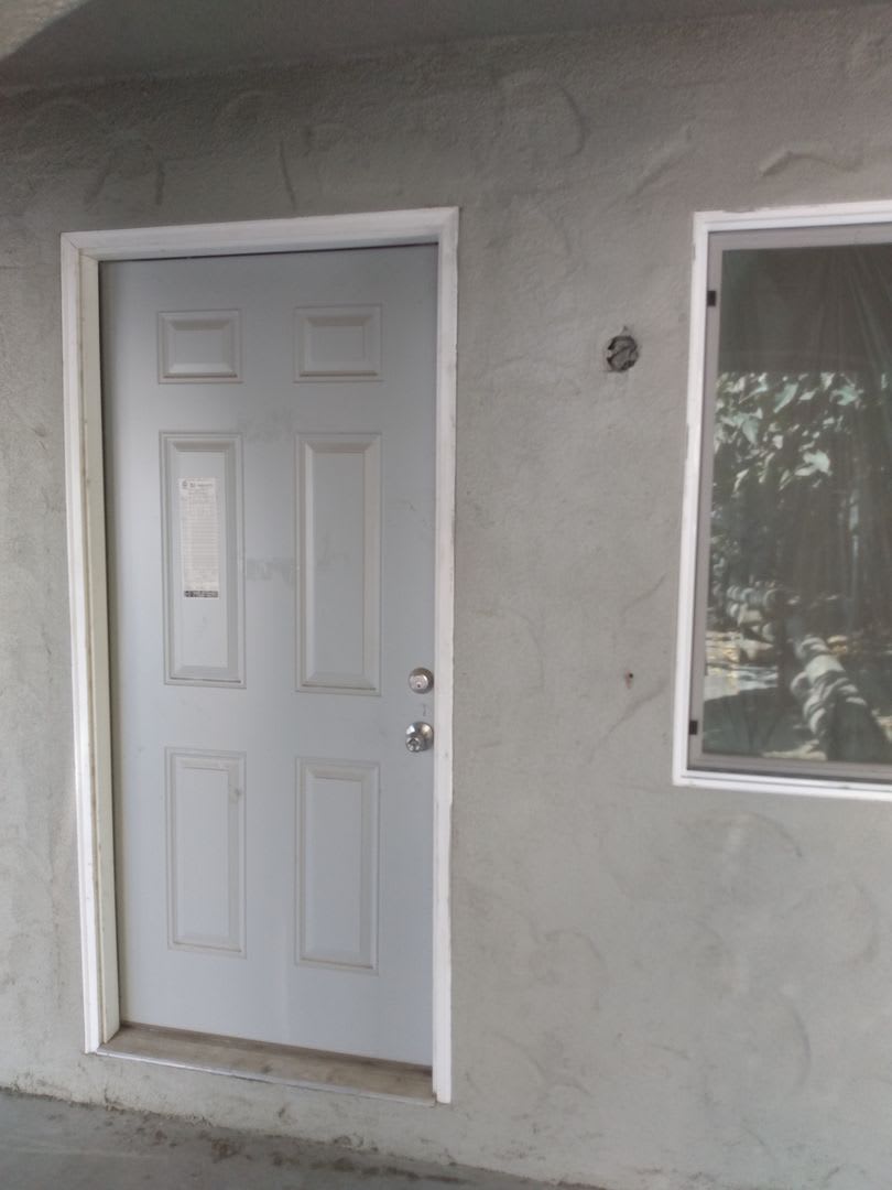 2 bedroom 1 Bath apartment available now – photo 1