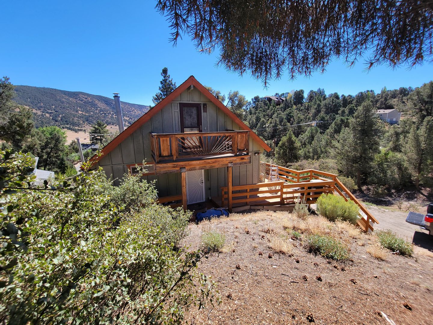 Pinon Pines-Cozy 1-Bedroom with loft Cabin Retreat with Scenic Views – photo 2