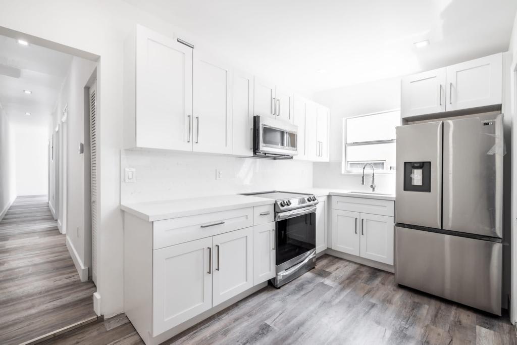 2135 Southwest 4th Street – photo 2
