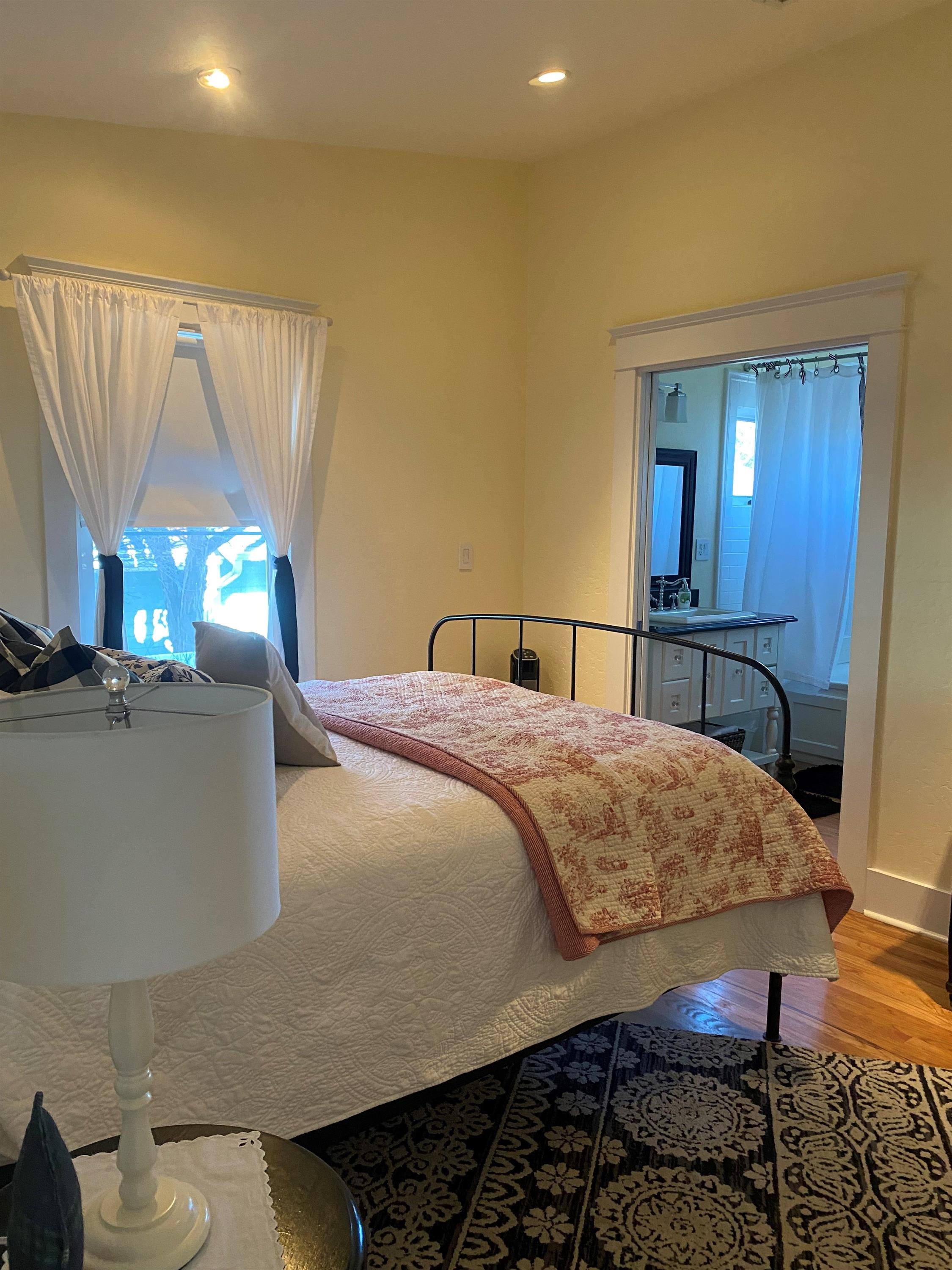 347 South Mount Vernon Avenue – photo 5
