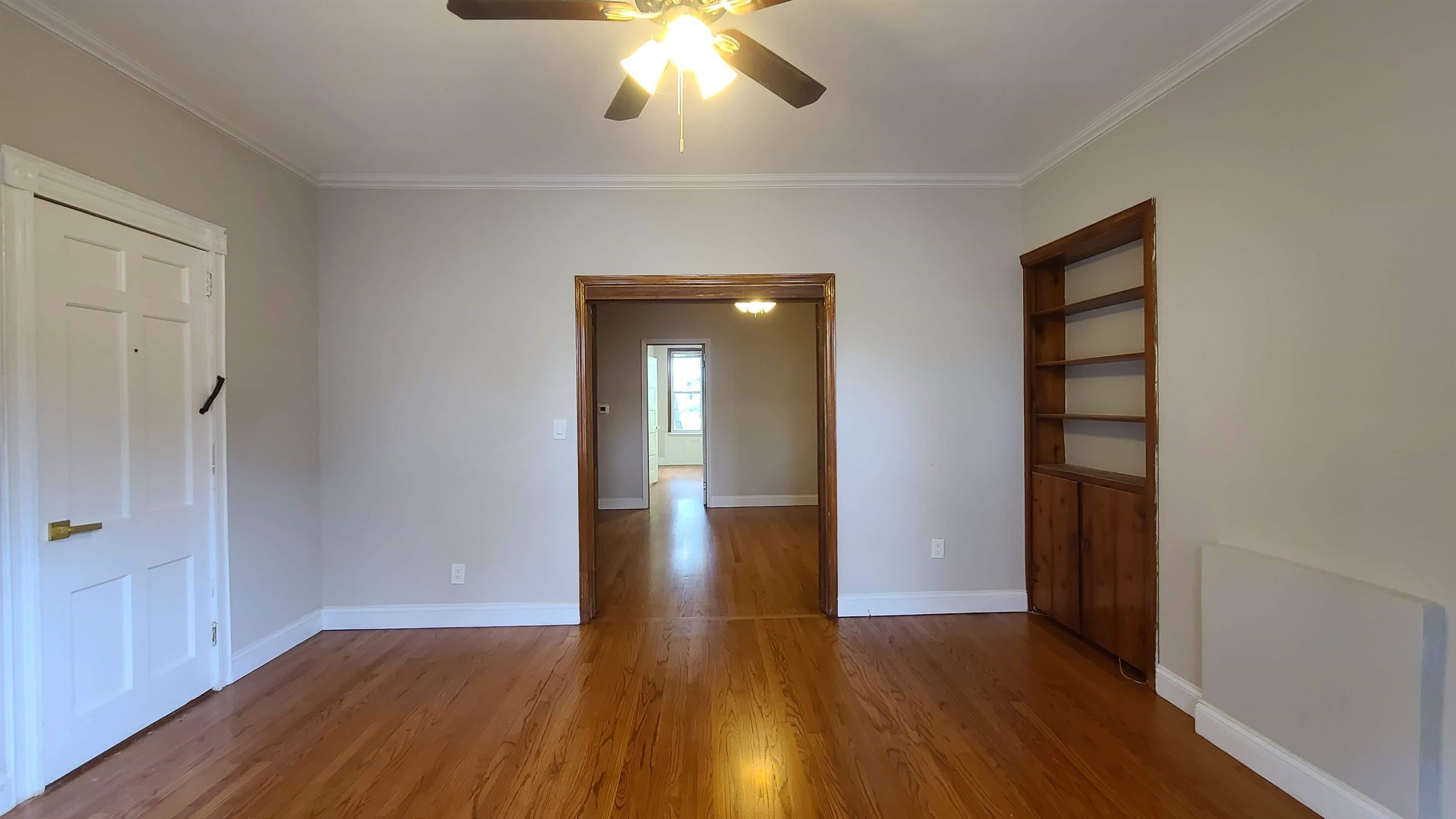476 GREGORY AVE – photo 4