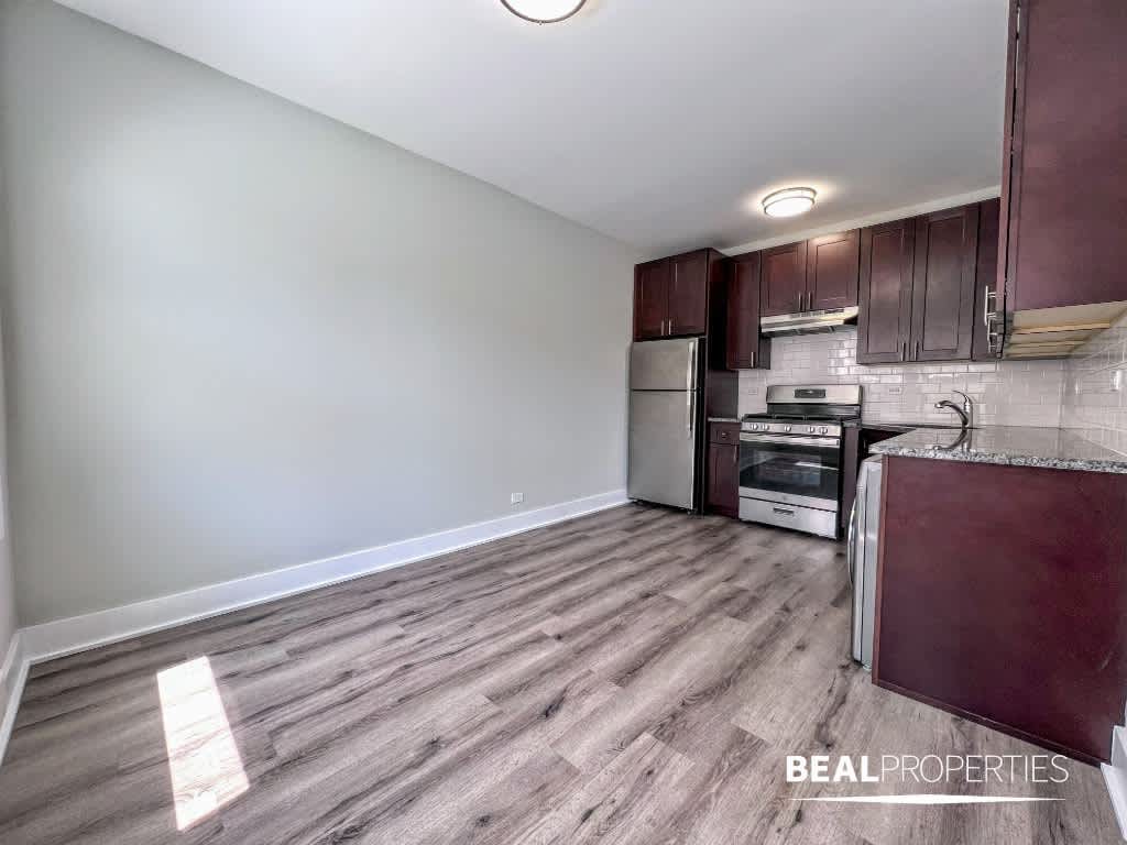 725 St Johns Ave – photo 5