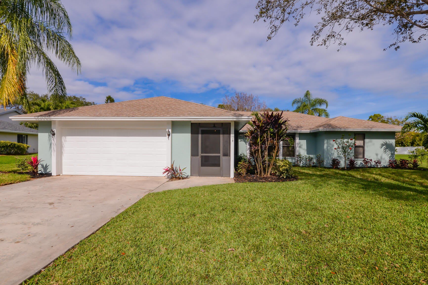 2411 NE Pinecrest Lakes Boulevard – photo 2