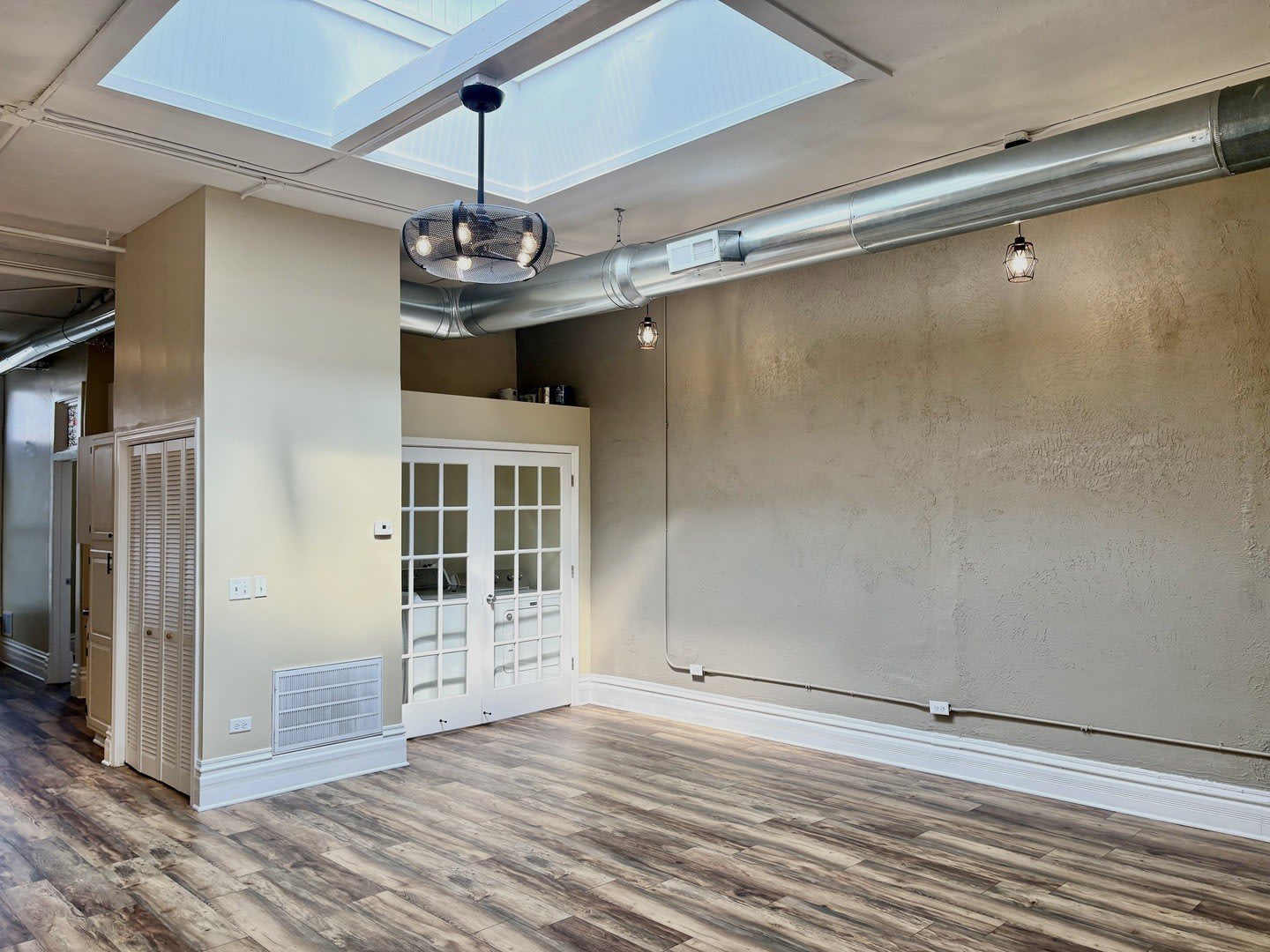 10 N State Street – photo 2