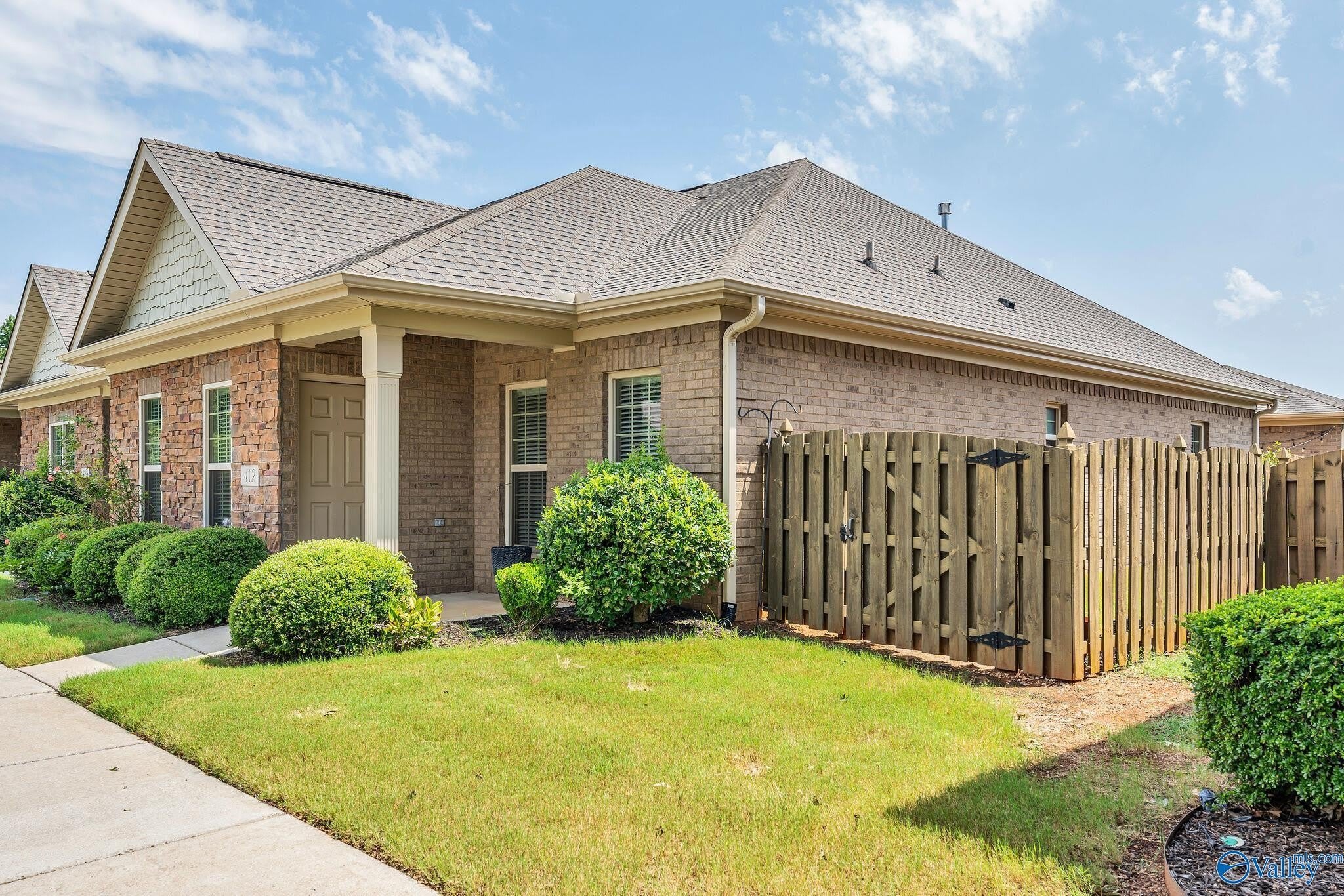 412 SW White Petal Street – photo 3