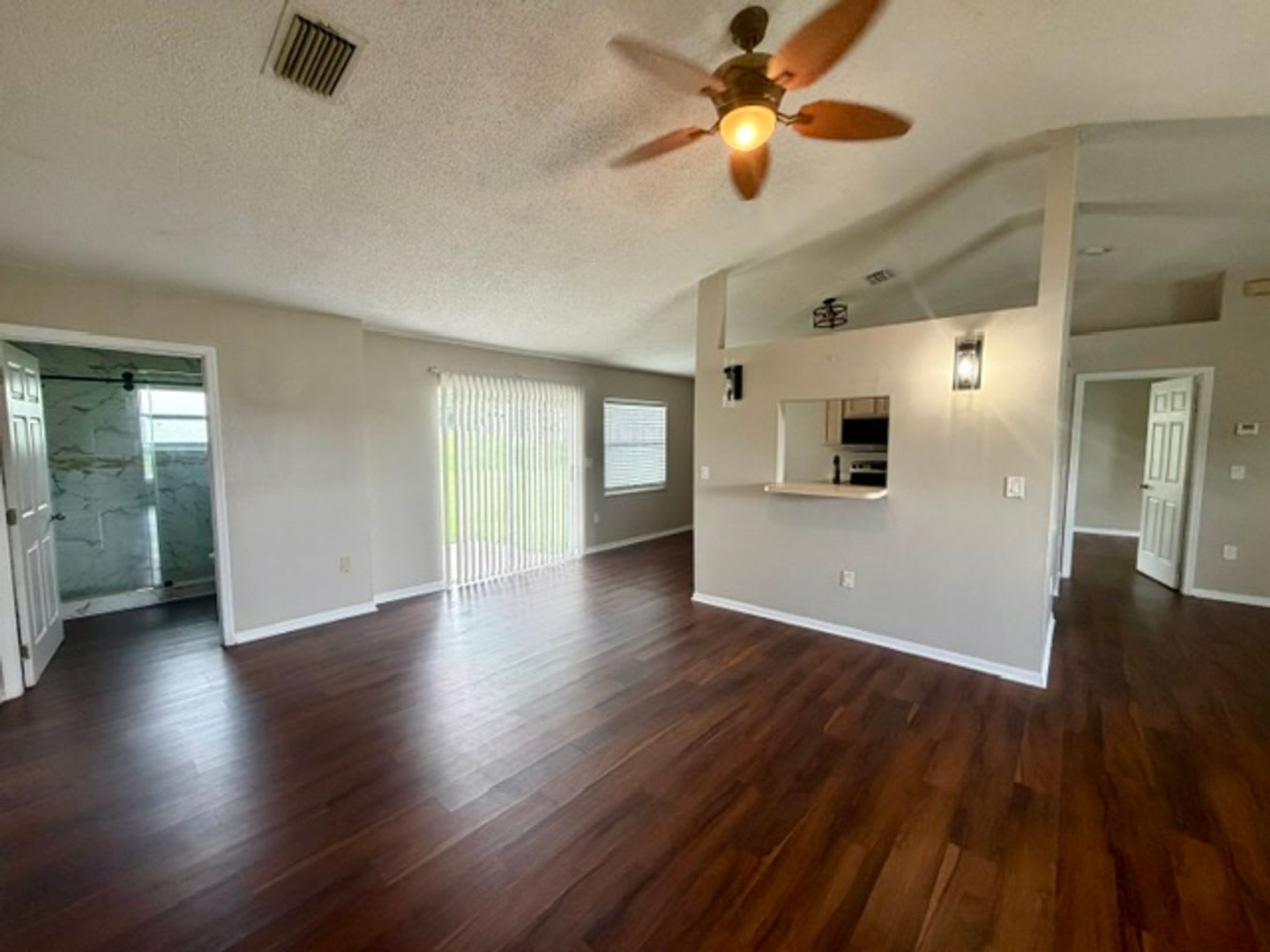 Your Florida Dream Home Awaits! 4- bedroom 3- bathroom AVAILABLE NOW!!! – photo 3