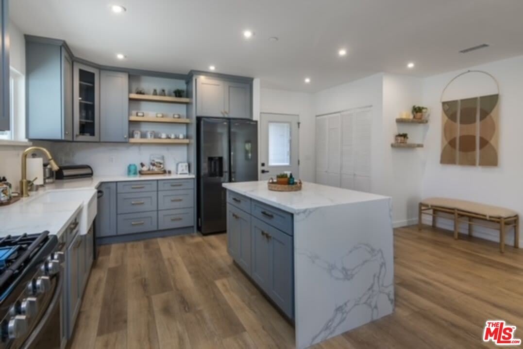 23028 Burbank Blvd – photo 3