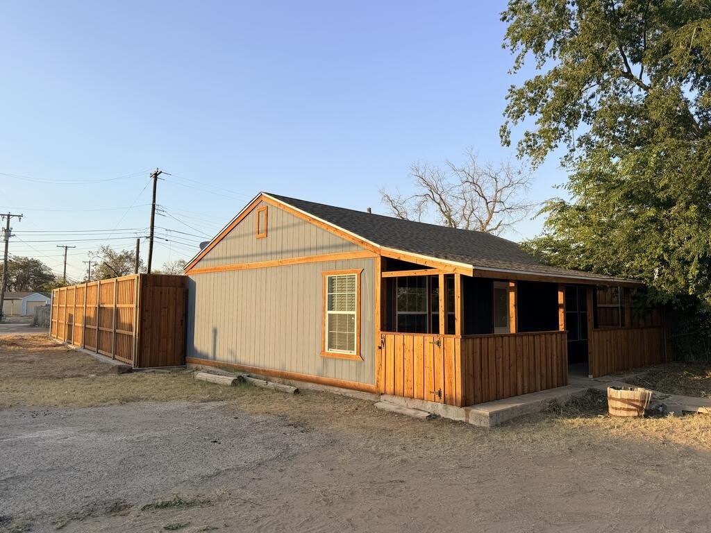312 W Cuthbert Ave – photo 2