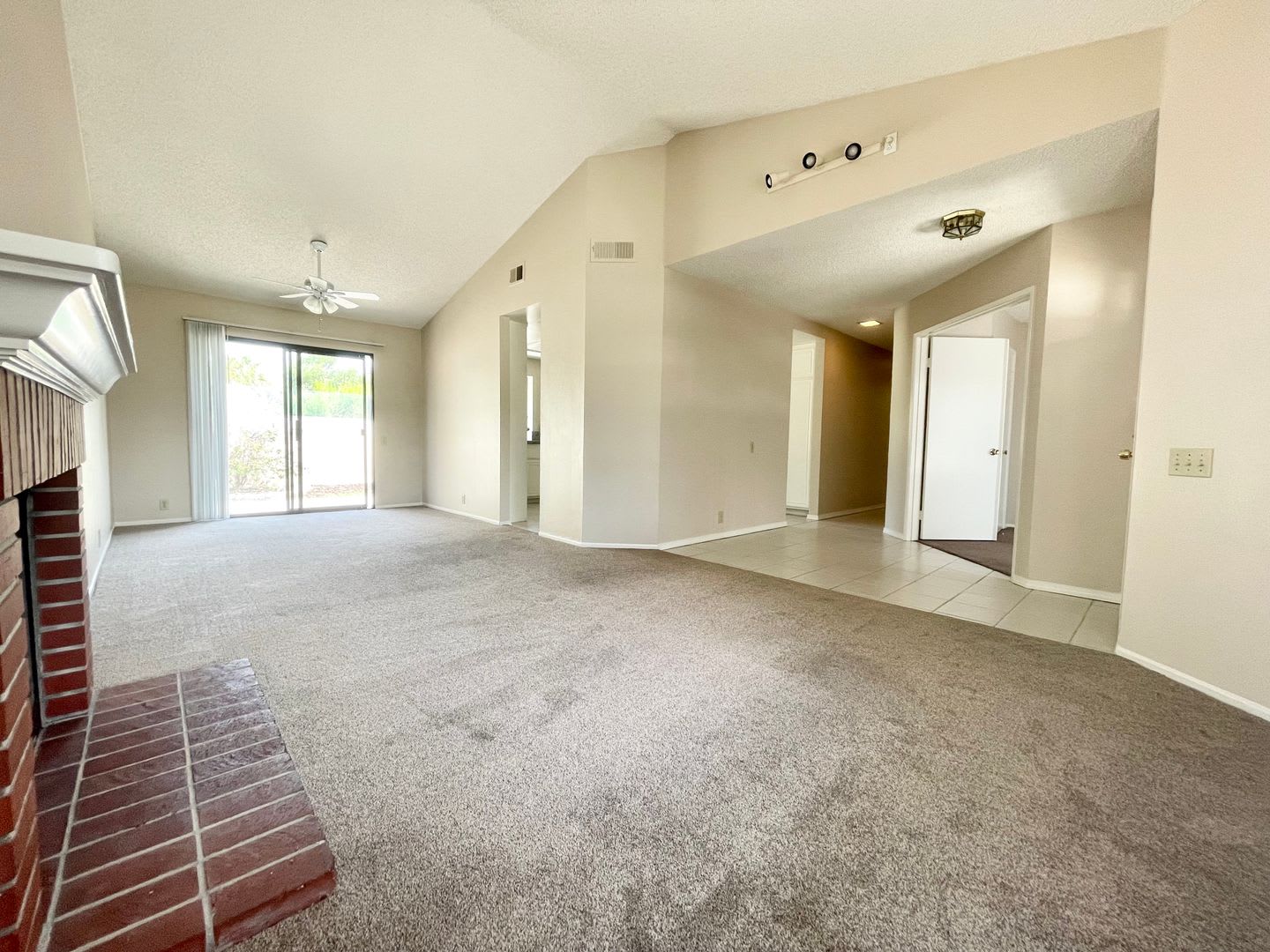 Single level home near Guajome Park w/ A/C! – photo 3